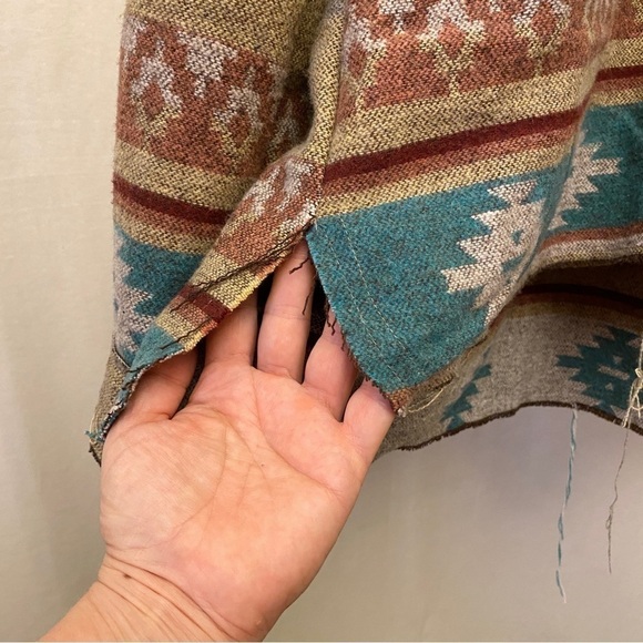 La Miel Size Small Aztec Shacket Western Shirt Jacket Frayed Hems Cowgirl - Picture 10 of 16